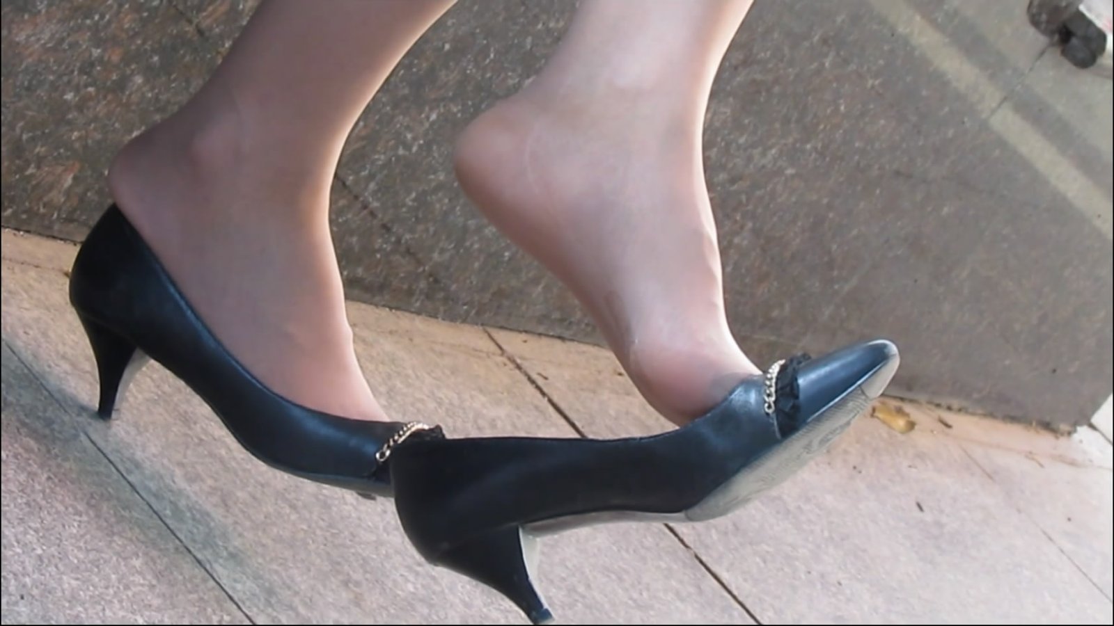 streetsnapdangl[00 00 12][20181201 002146 0]